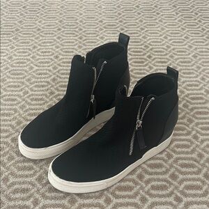 Steve Madden Black High-Top Sneakers with Zipper